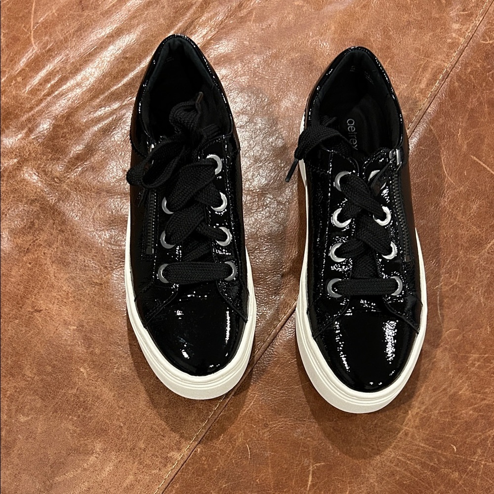 Aetrex Black Patent Lace-Up Platform Sneakers